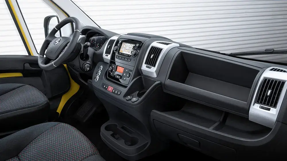 opel movano-e interieur